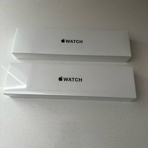 Apple Watch SE 44mm Space Gray Aluminum Case with Black Sport Band - 1st Gen